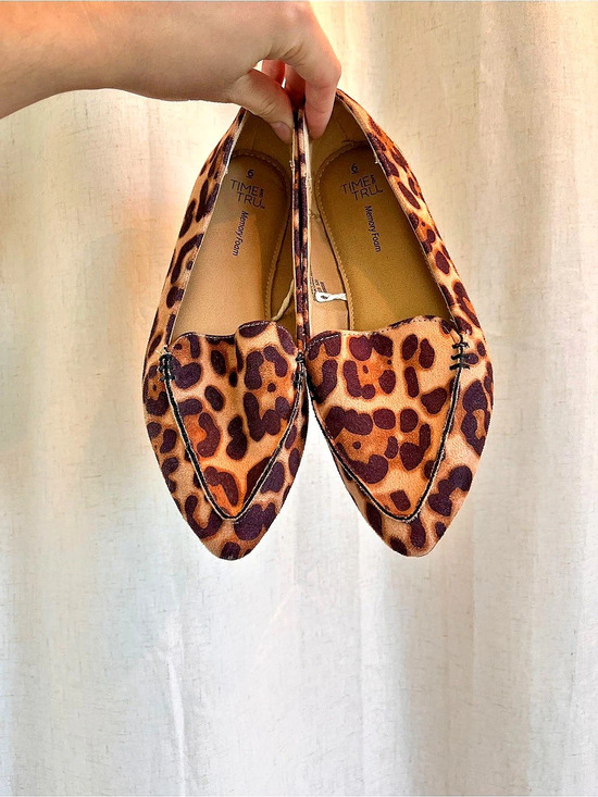 Time and Tru Shoes - Leopard print pointed flats